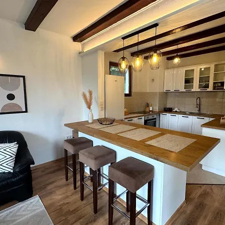 Nahorevo Getaway - Fairytale On The Hill Holiday home