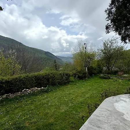 度假居 Nahorevo Getaway - Fairytale On The Hill *